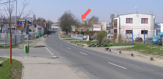Příjez od východu, z Dolních Měcholup Příjez od východu, z Dolních Měcholup